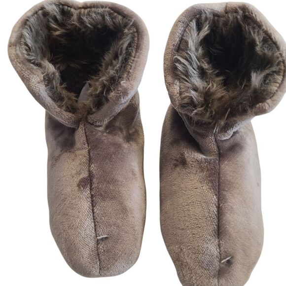 PLUSH SLIPPERS Faux Fur Cuffs Two Styles Size L - Picture 3 of 12